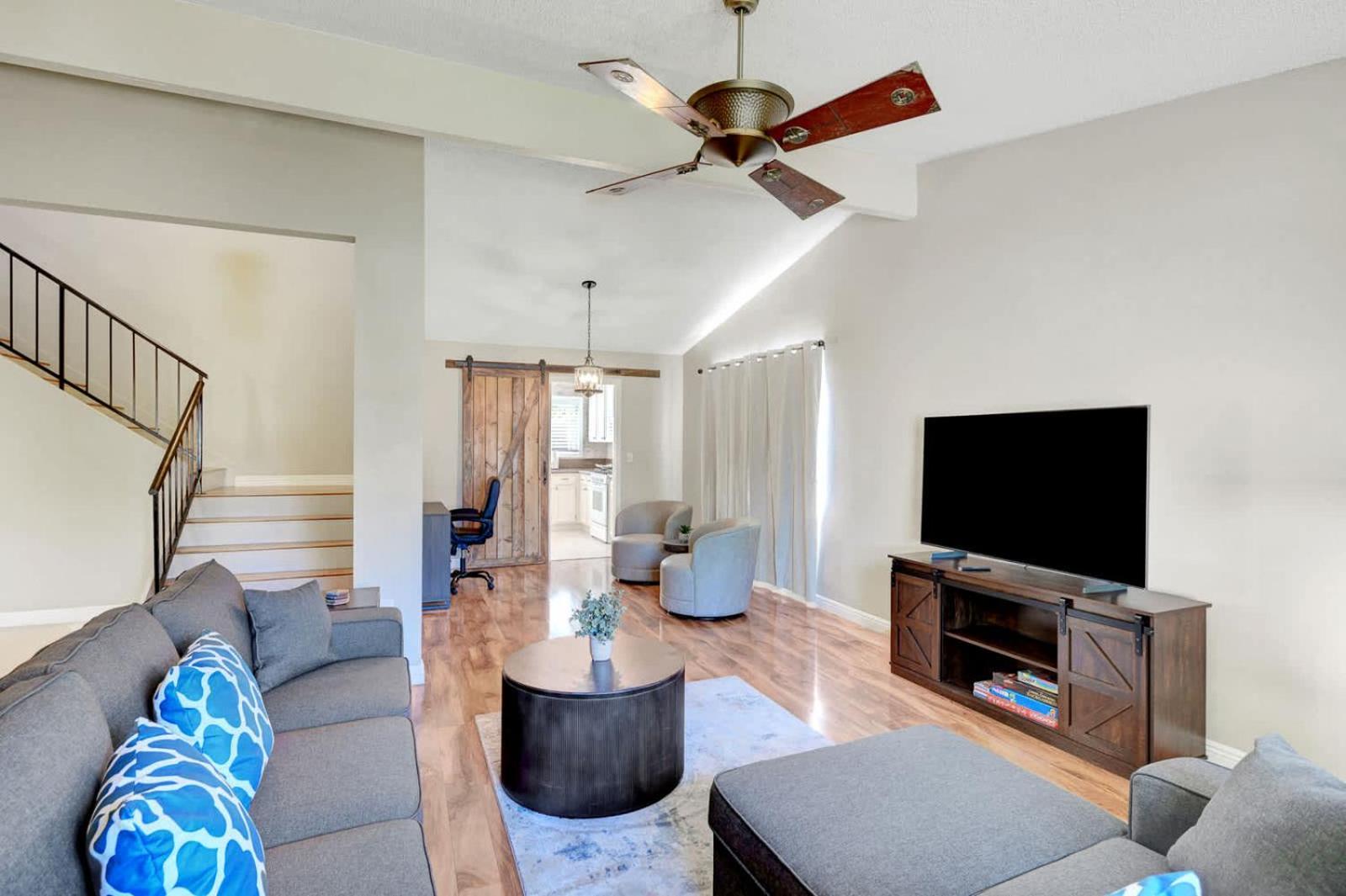 Bright Fun Spacious Home With Pool ลาสเวกัส ภายนอก รูปภาพ