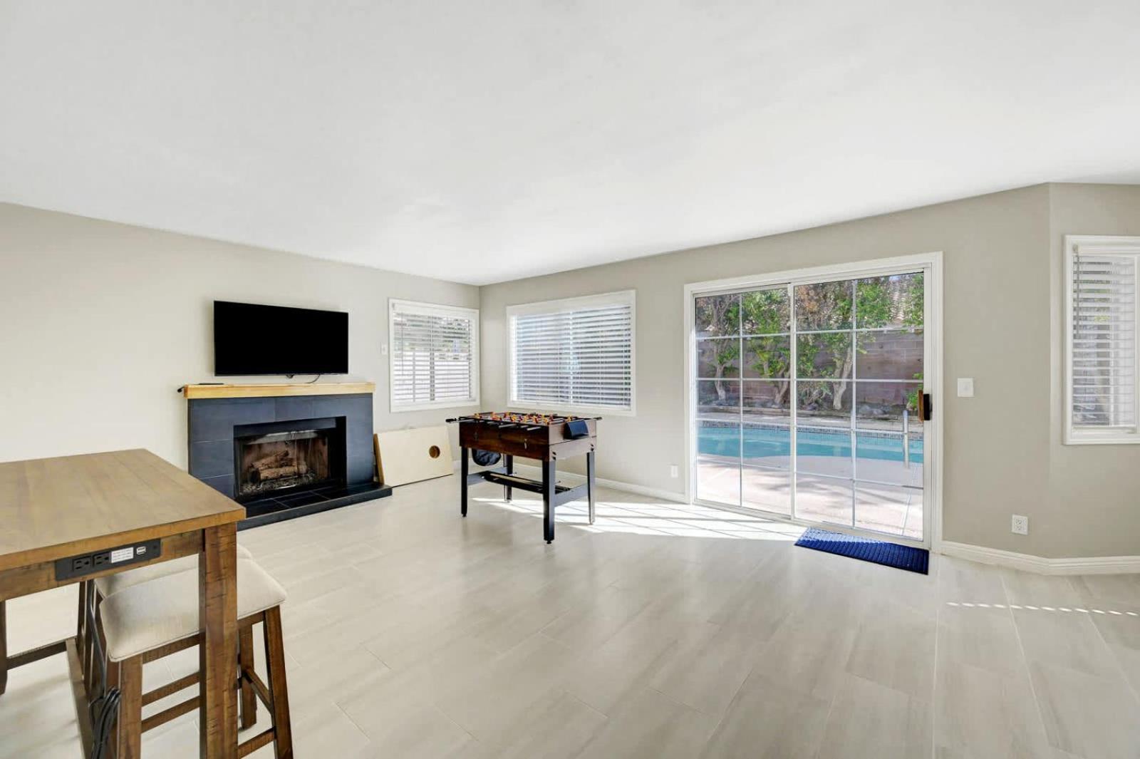 Bright Fun Spacious Home With Pool ลาสเวกัส ภายนอก รูปภาพ